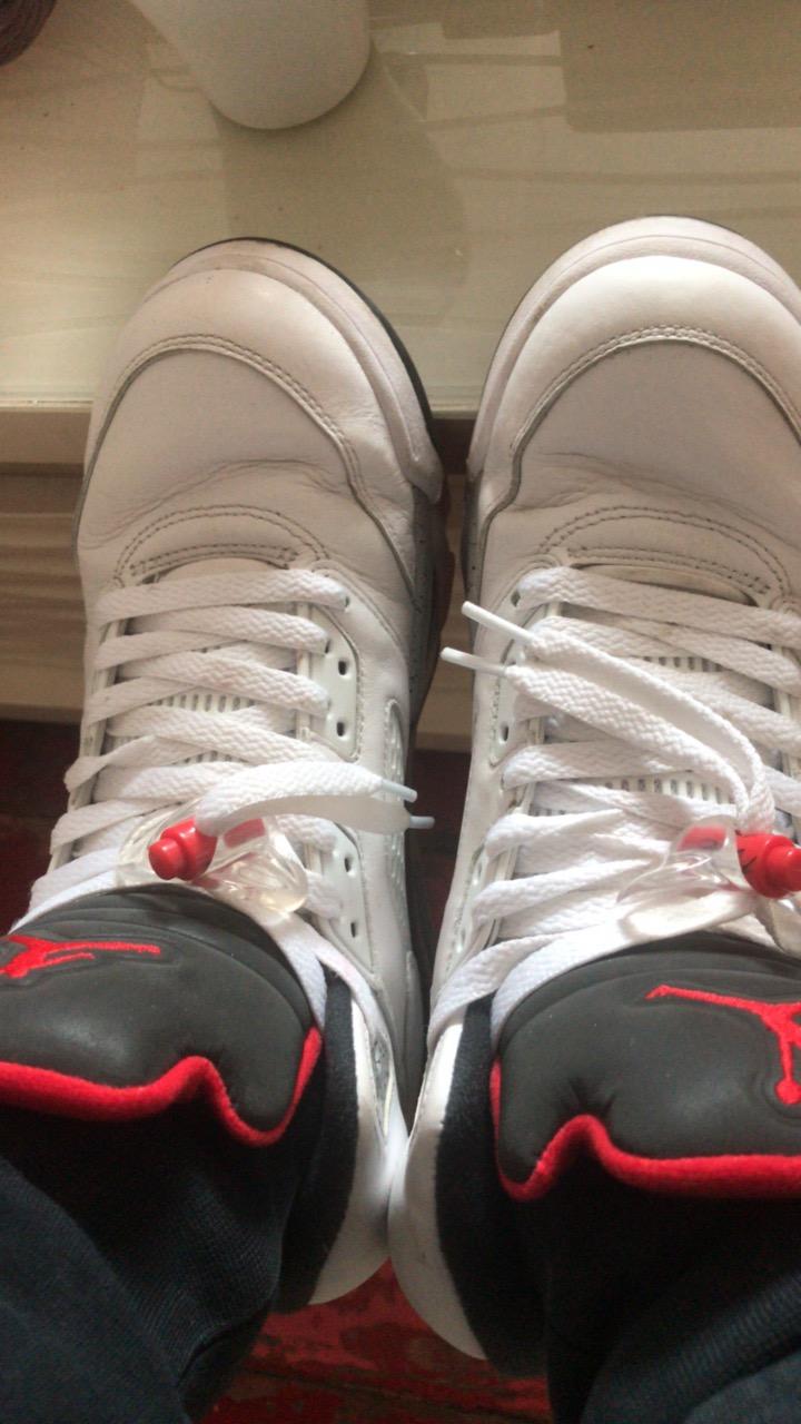 aj1这折痕正常么