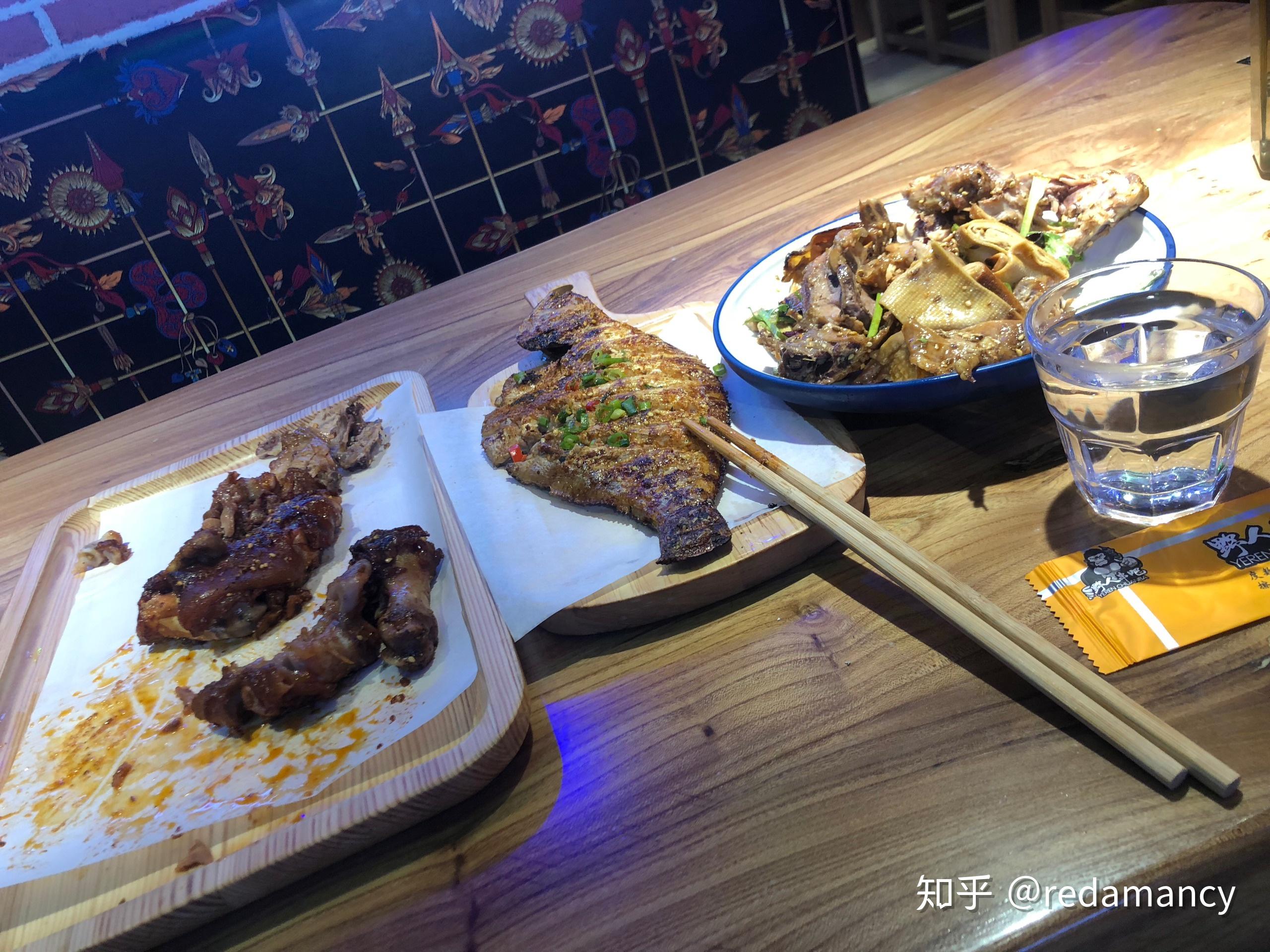 一个人大晚上去吃烧烤是一种什么体验? - 知乎