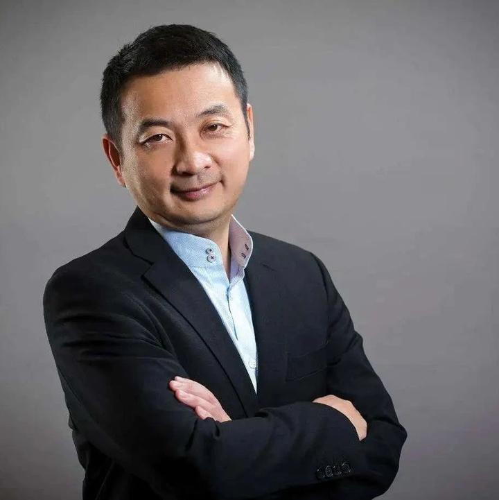 梁建章建议三孩家庭可5折购房,每年能多生200万!