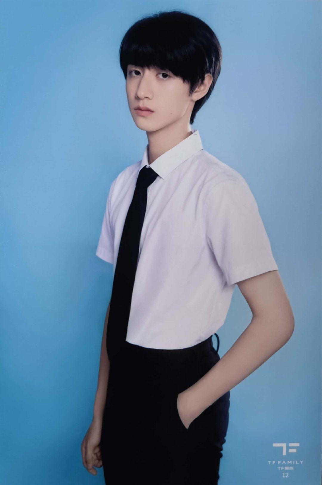 重庆七中的校草朱志鑫长得多好看