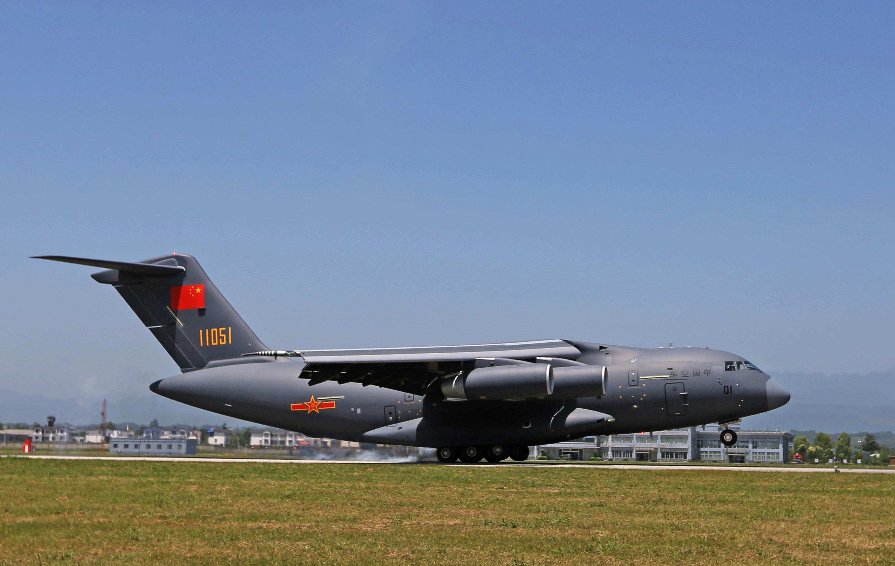 中国空军两架运-20 大型运输机奔赴汤加运送救援物资,展示了哪些能力