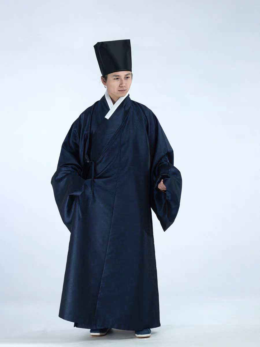 求问这套汉服道袍配什么帽子好