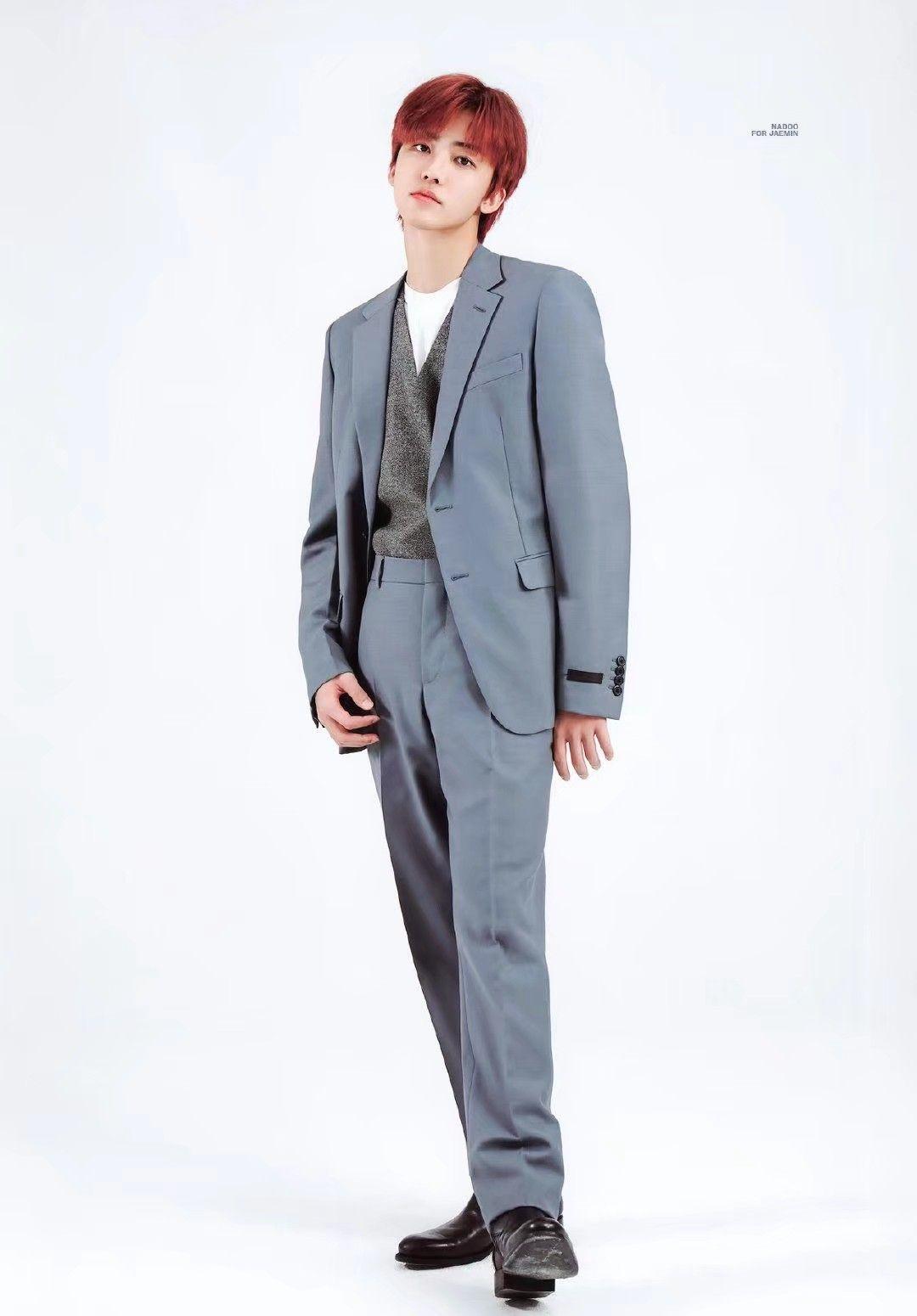 姐妹们有没有罗渽民的全身照 ?