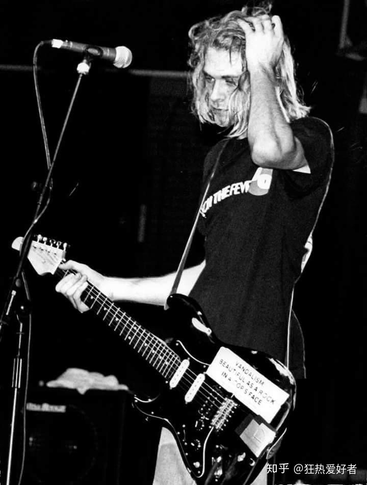 科特柯本的穿搭是什么的风格的