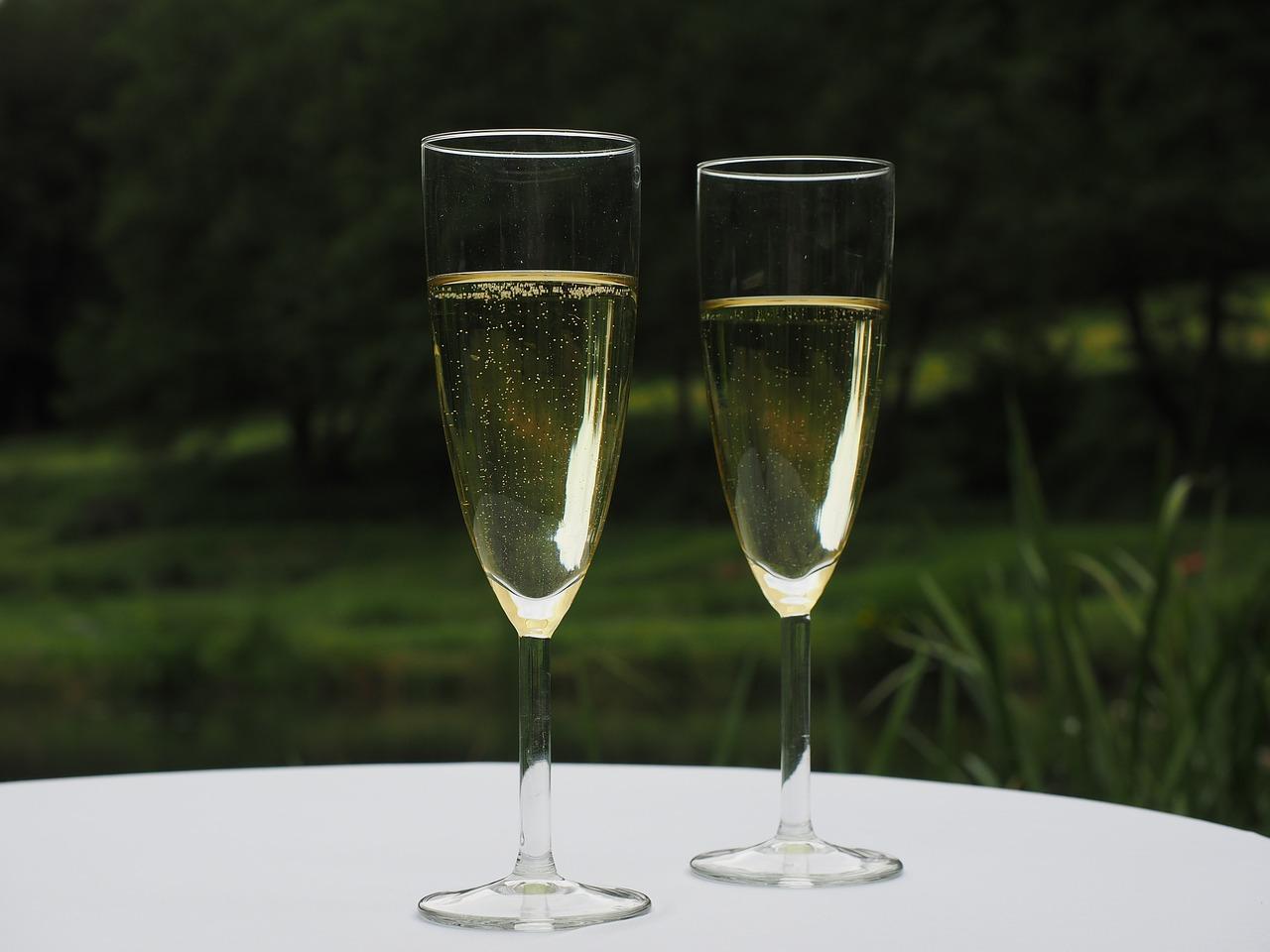 3. 大小适中杯型