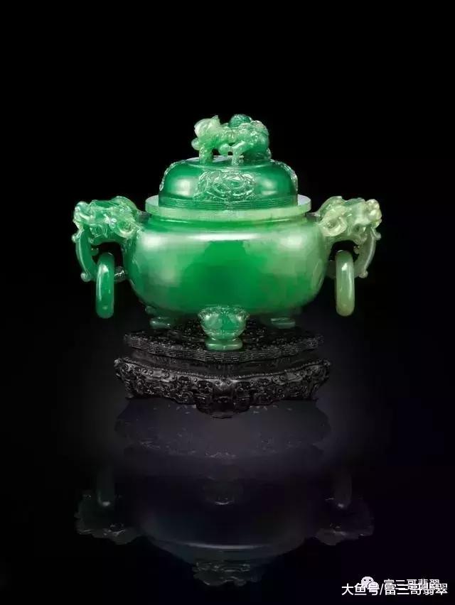 稀少中国特大天然翡翠香炉 和田玉 ？翡翠 ？年代品 重1.2kg美品 稀少中国特大天然翡翠香炉 和田玉 ？翡翠 ？年代品 重1.2kg美品