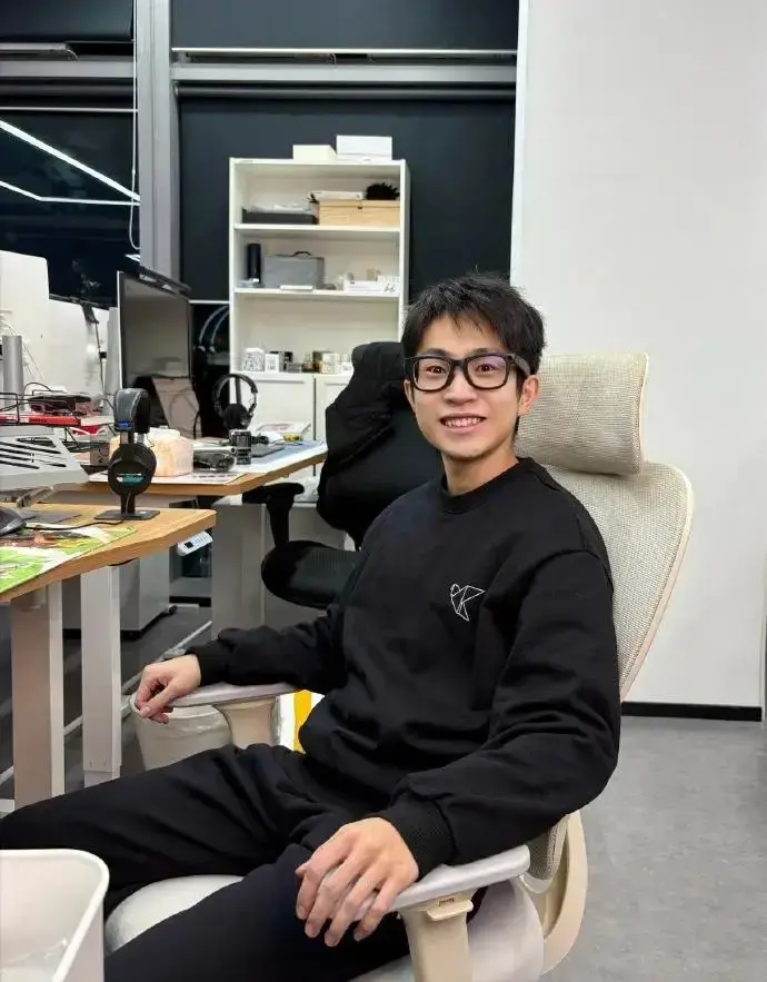 「老师好我叫何同学」创始人何世杰,山西太原人,22岁征服苹果CEO库克,北邮毕业去杭州创业 - 知乎