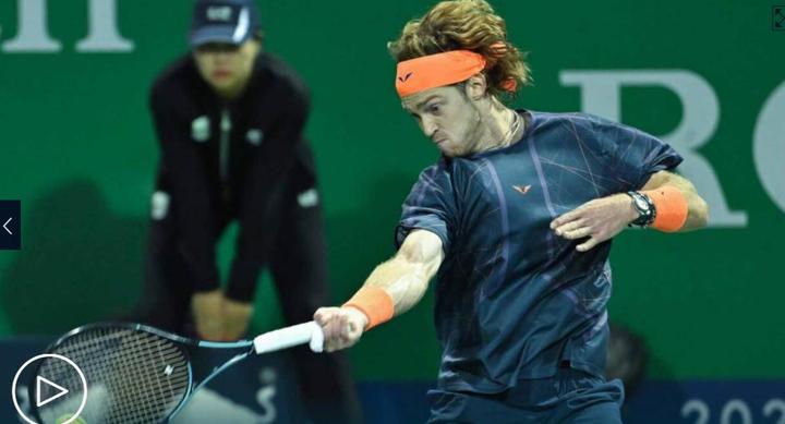 翻译:卢布列夫:坚若磐石!打进atp1000上海大师赛8强 top10独苗