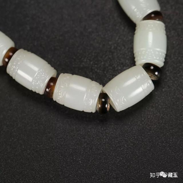 这个夏天，你还差一条爆火的老型珠和田玉手串！ - 知乎