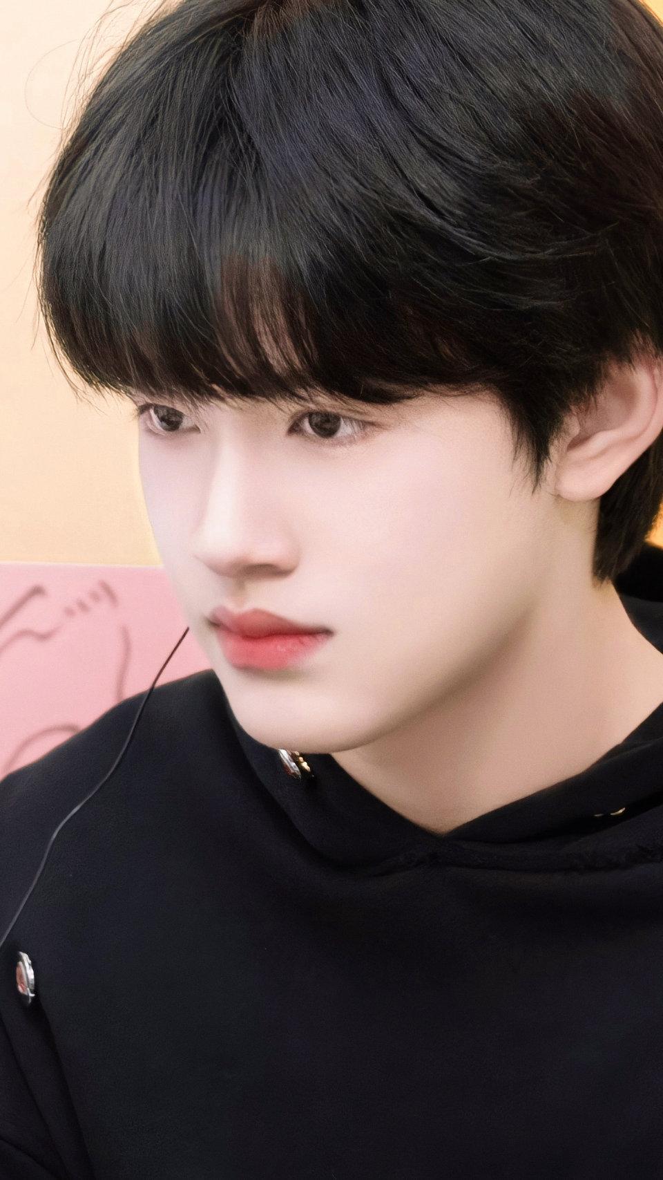 tf三代张极和邓佳鑫是不是撞型了