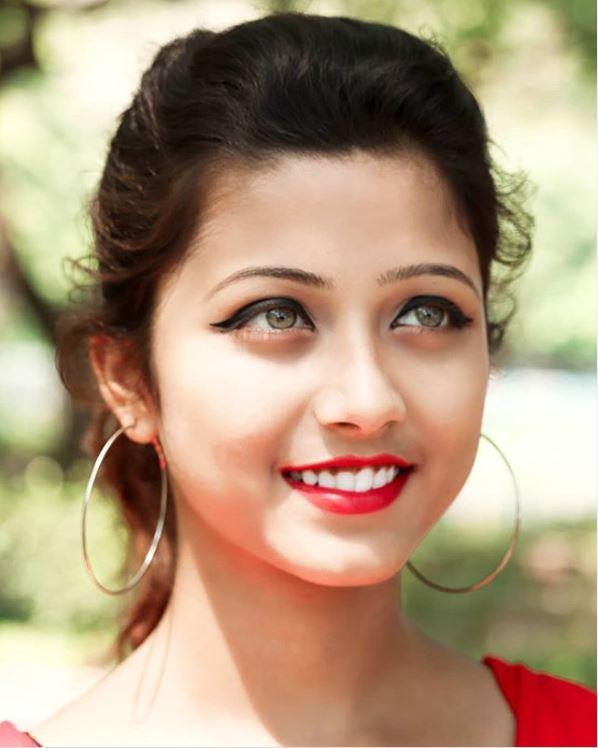 如何评价印度女孩joyeetasanyal的长相