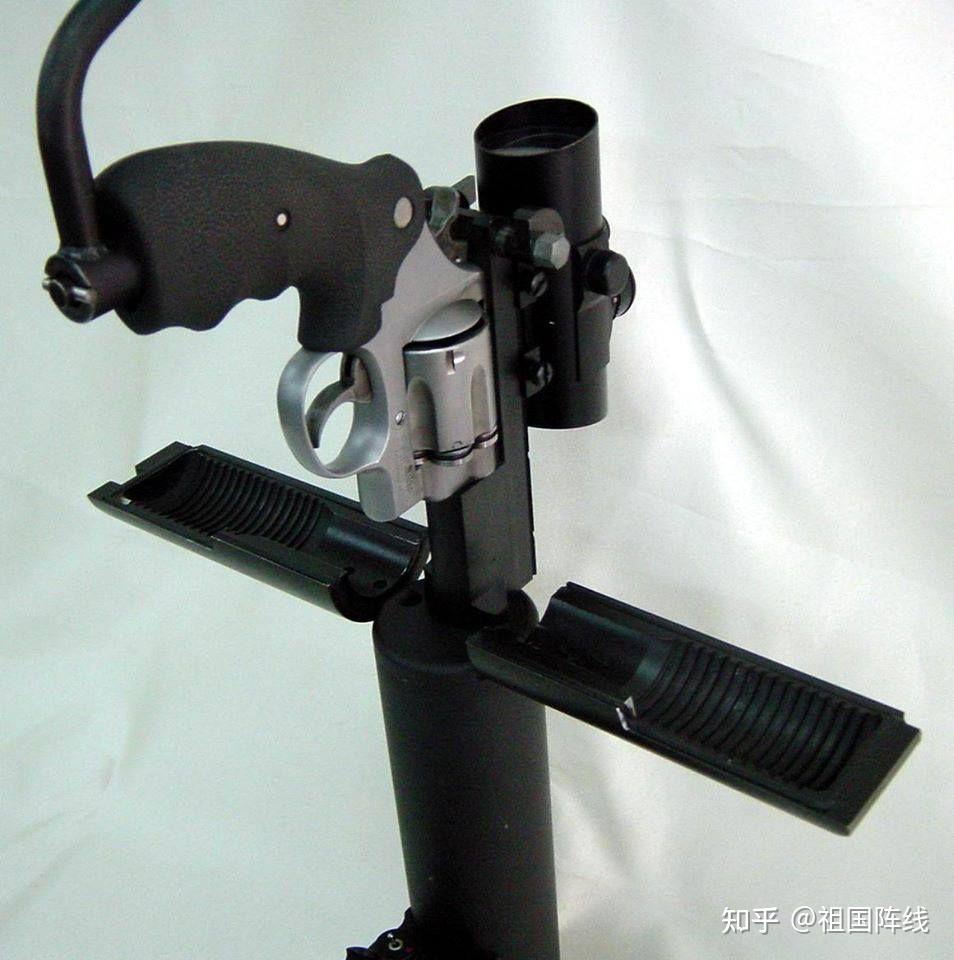 左轮手枪装消声器有没有用