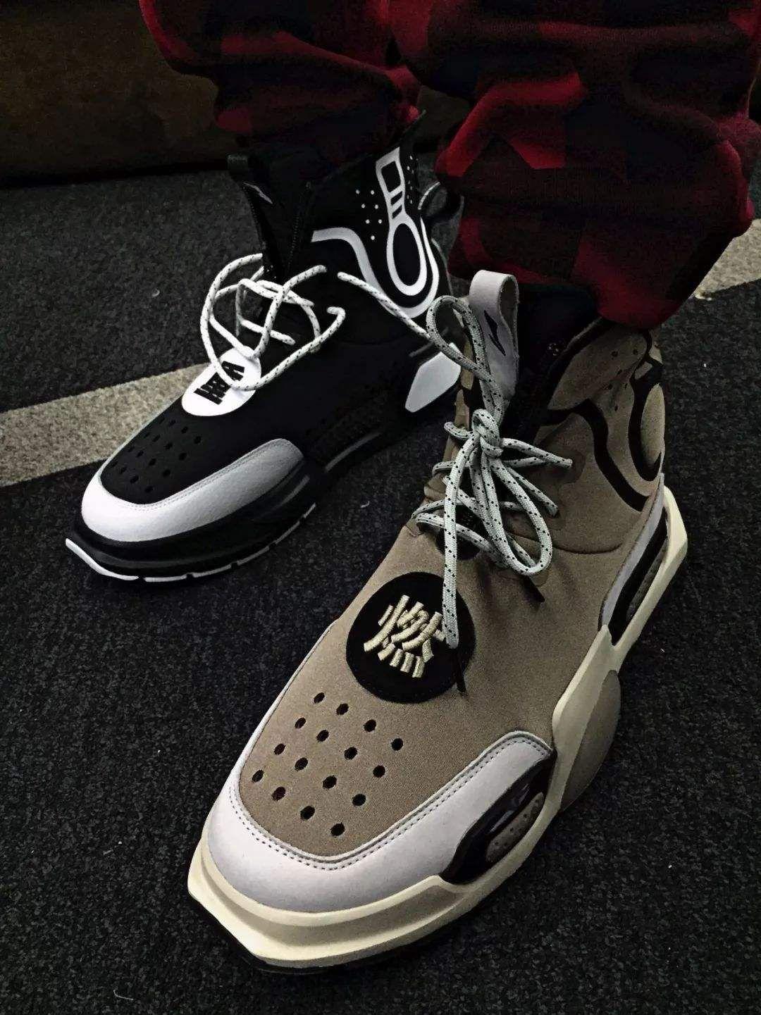 有哪些印有汉字的鞋子?