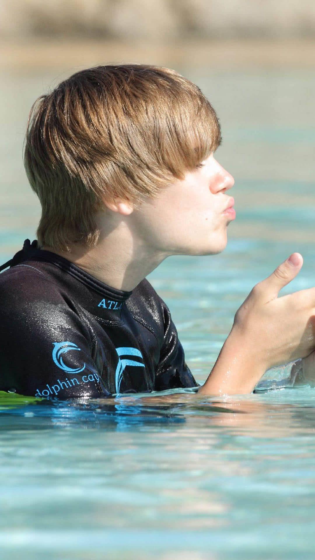 求贾斯汀比伯小时候的图片,无水印的或者颜值巅峰照片?