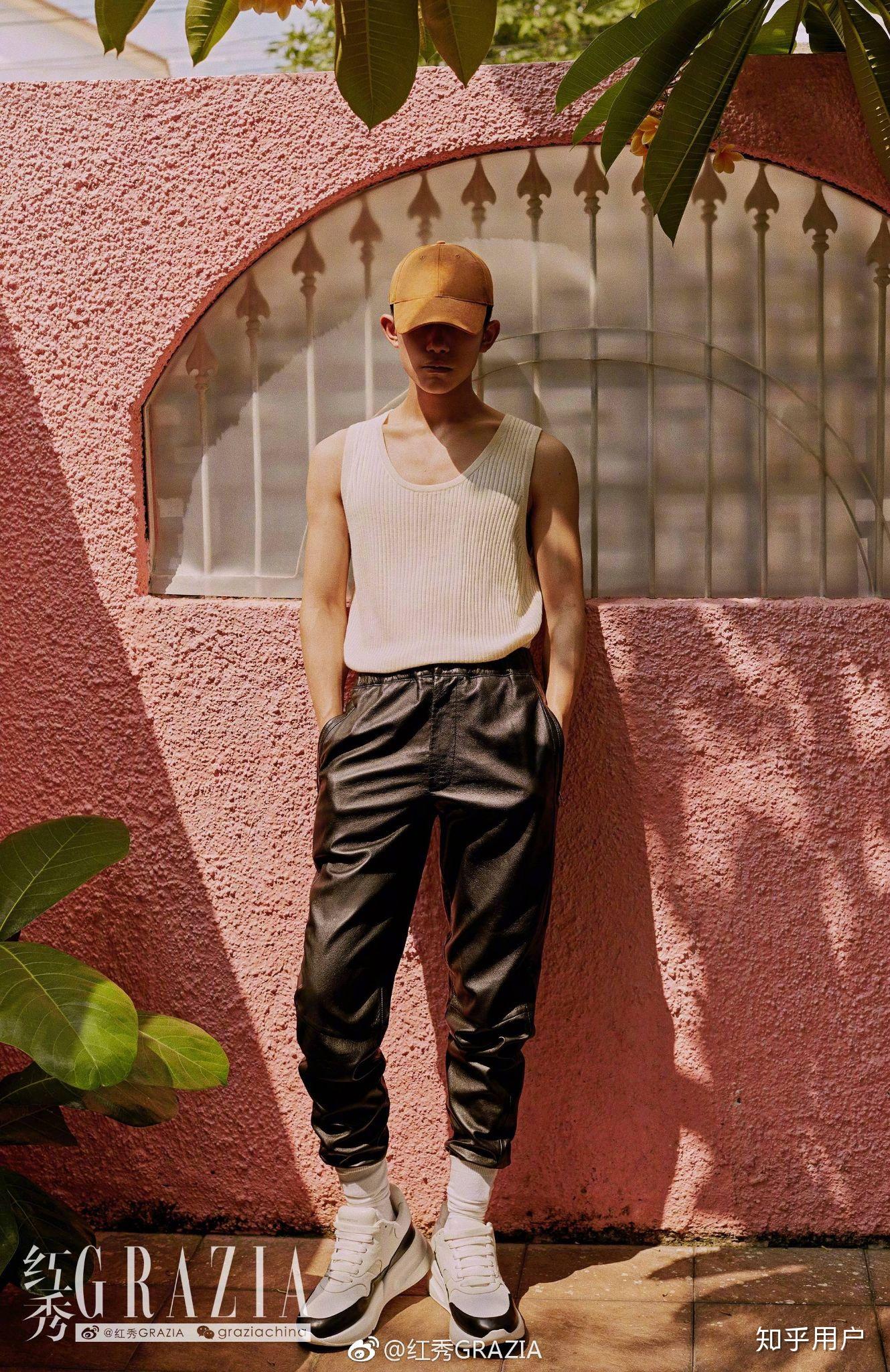 如何评价时尚芭莎十月下tfboys三人的硬照表现