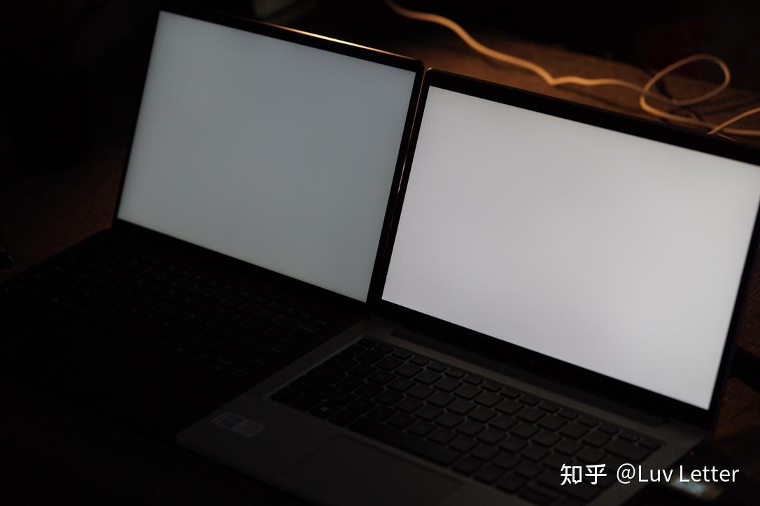 为什么mac系列长期标配镜面屏而非雾面屏