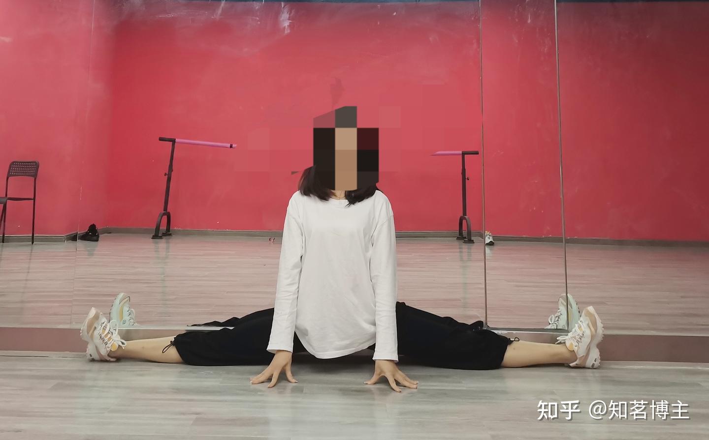 横叉下去有多难?23岁零基础学舞蹈姑娘劈叉的心历路程 - 知乎