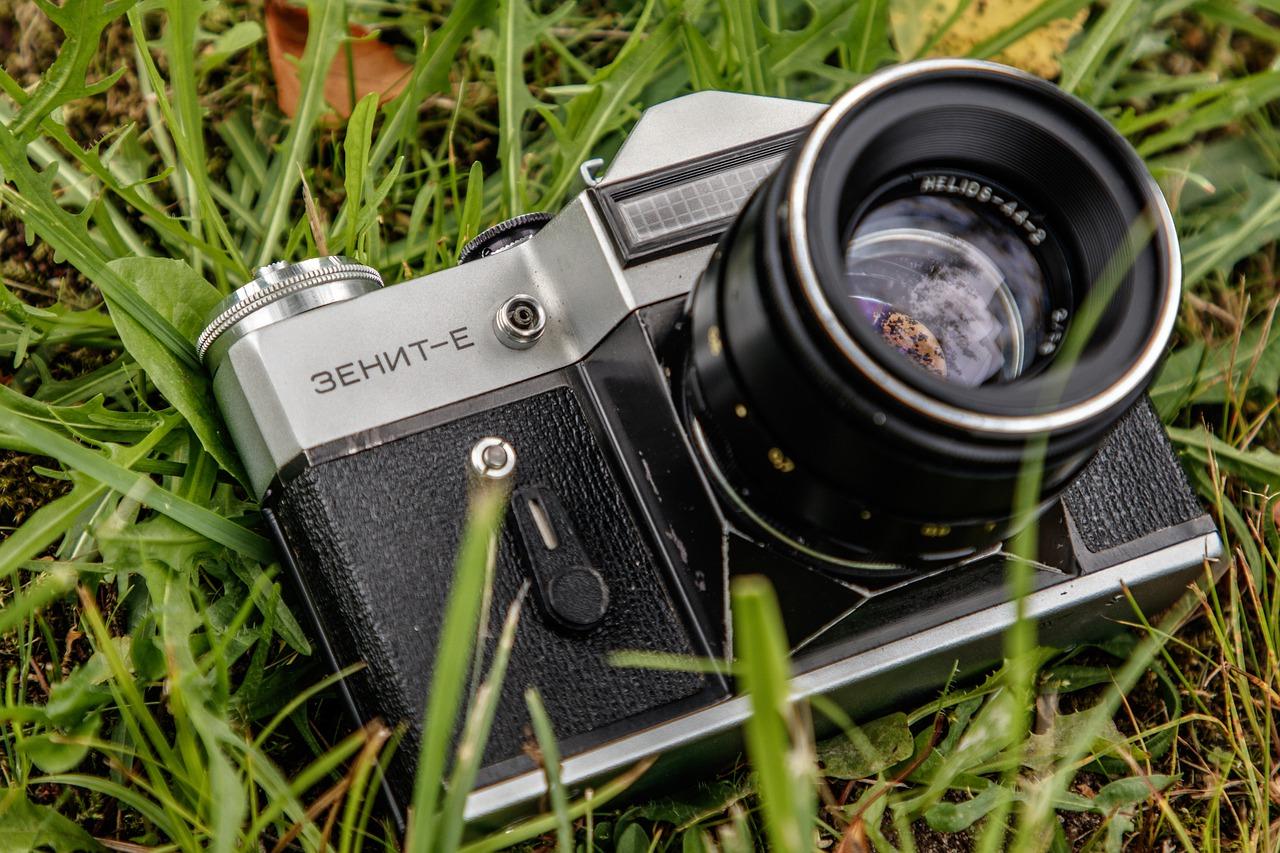 2. 长焦镜头单反