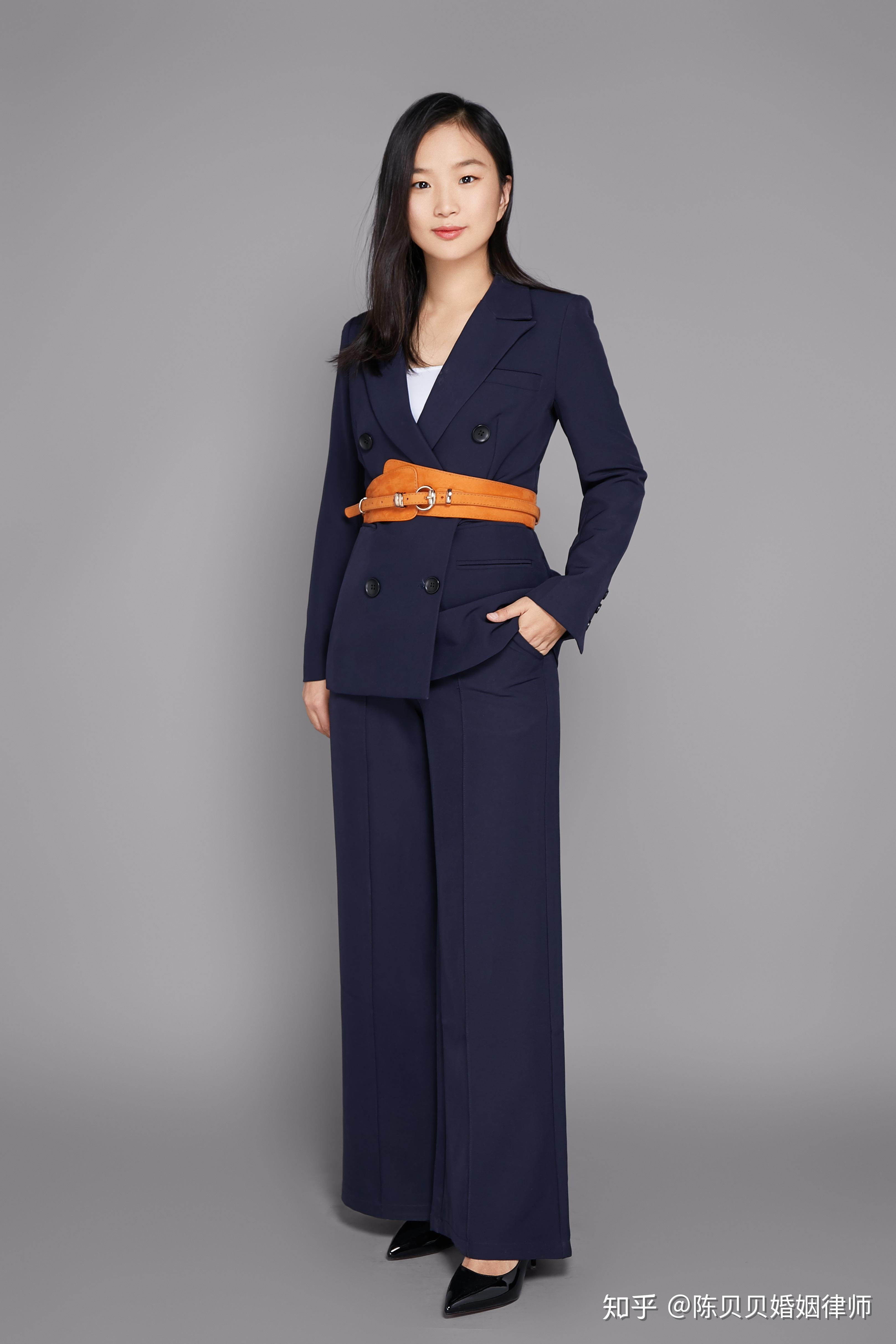 女律师是什么样子的? - 知乎