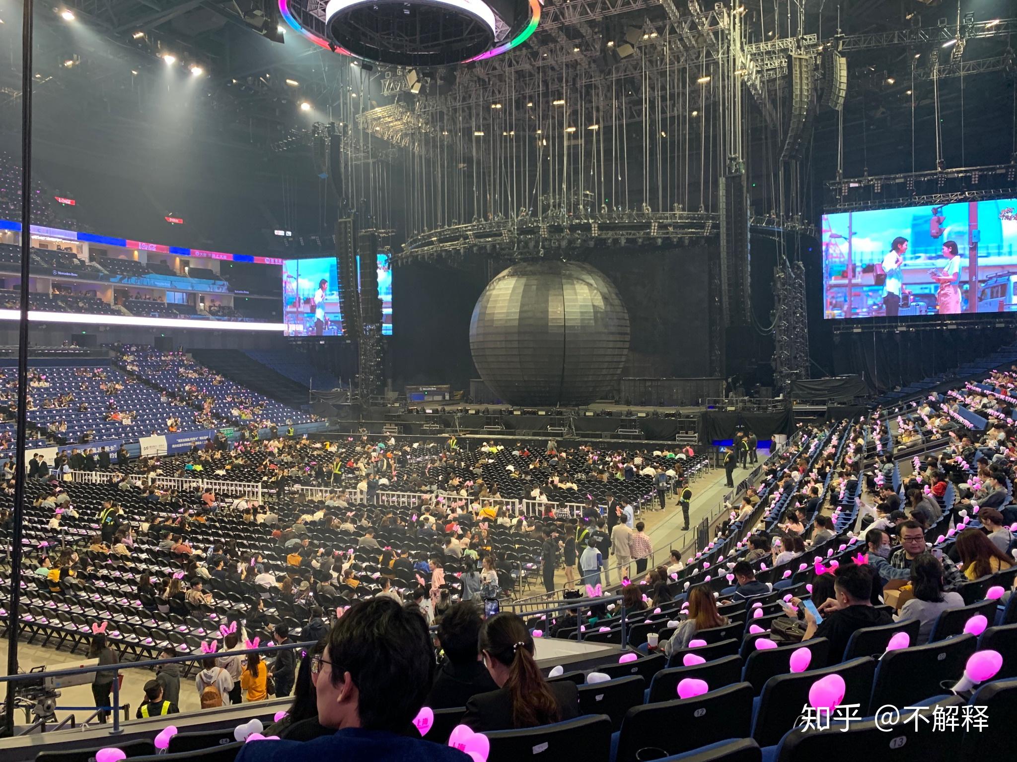 上海梅赛德斯奔驰文化中心座位二层看台怎么样?