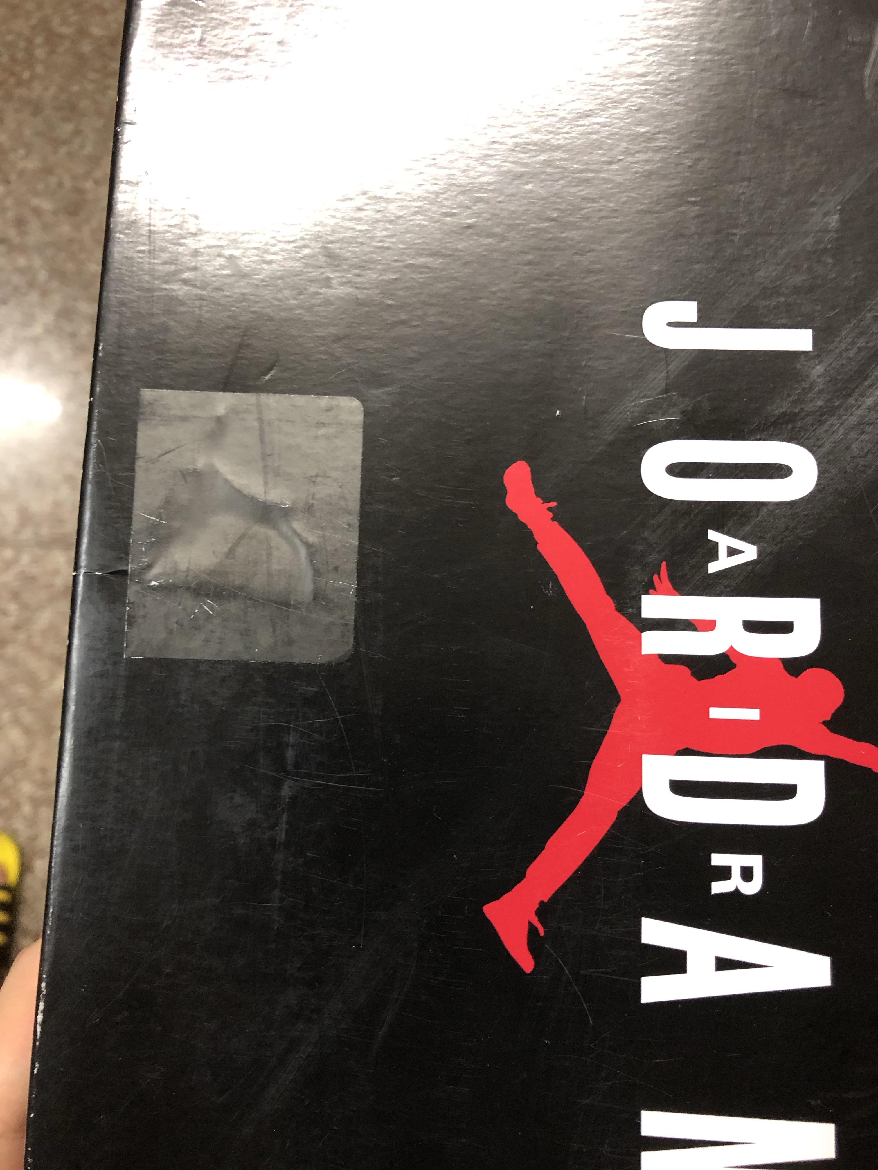 在毒上买的鞋子鞋盒有破损问题是否接受? - 知乎