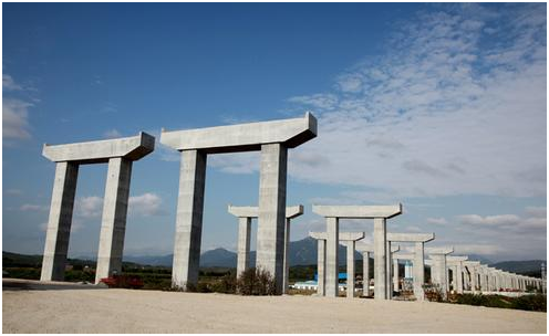 高架桥桥墩很大,但真正与桥面接触的部位却很小.这是为什么? - 知乎