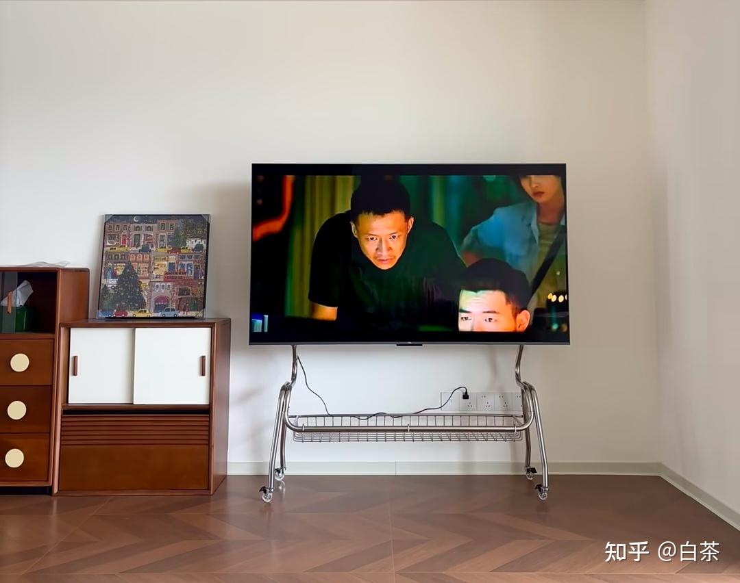 2026年电视避坑和选购:一边塞满广告,一边忽悠8k?撕开智能电视的遮羞布,海信、TCL、创维、小米……一台真正的好电视要做好加减法