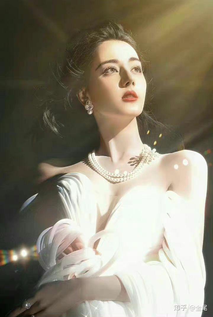 有哪些迪丽热巴的出圈神图? - 知乎