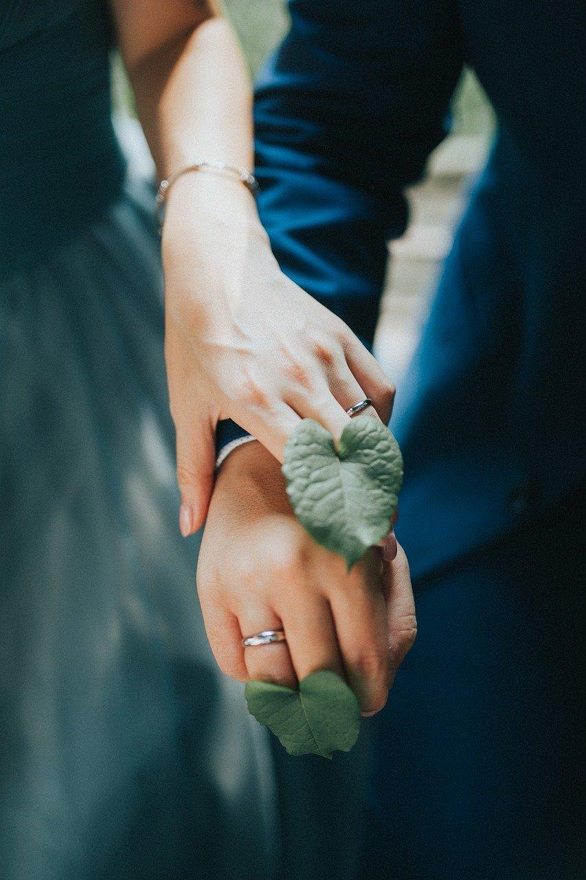 3. 后背门开启方式