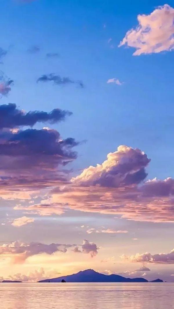 有没有一些好看的蓝色系壁纸?