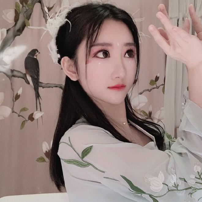 郭Mini人肉黑粉并求大家放过她,3年过去了,还有人在求视频? - 知乎