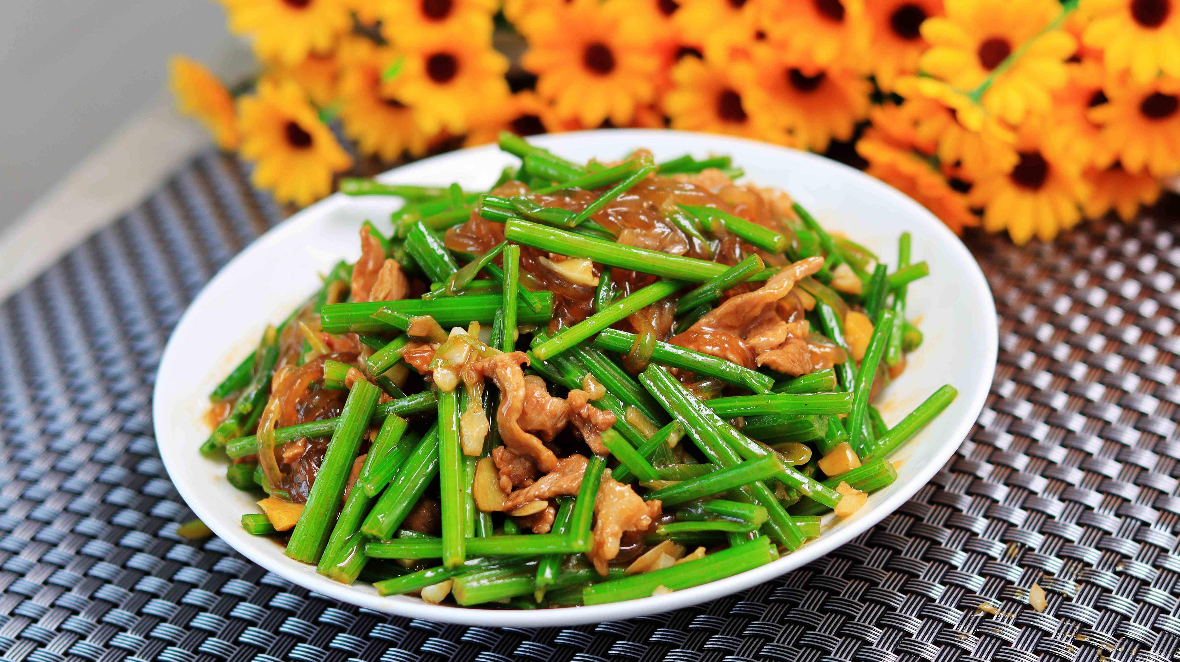 芹菜炒粉条的家常做法是什么