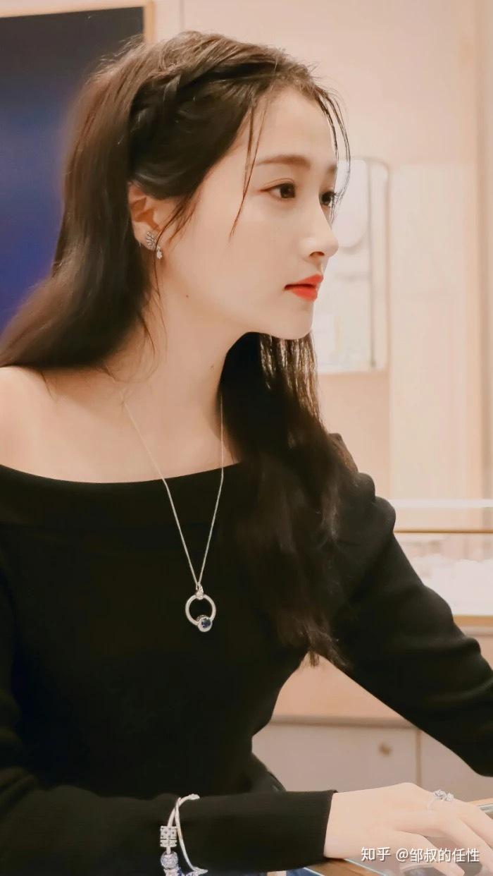 怎样评价关晓彤的长相? - 知乎