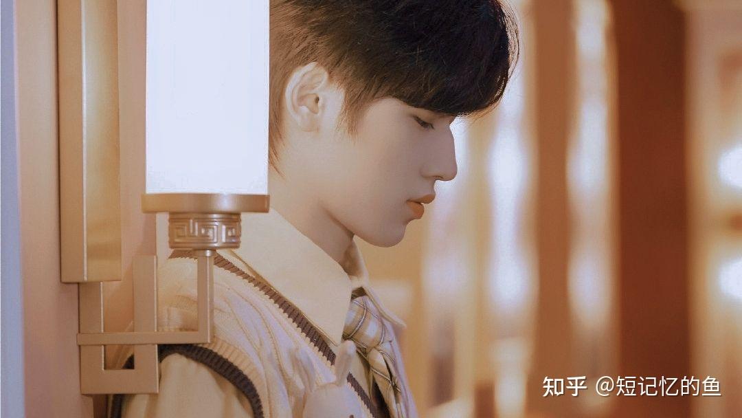 可以给我些宋亚轩壁纸的图吗留白稍微多一点的