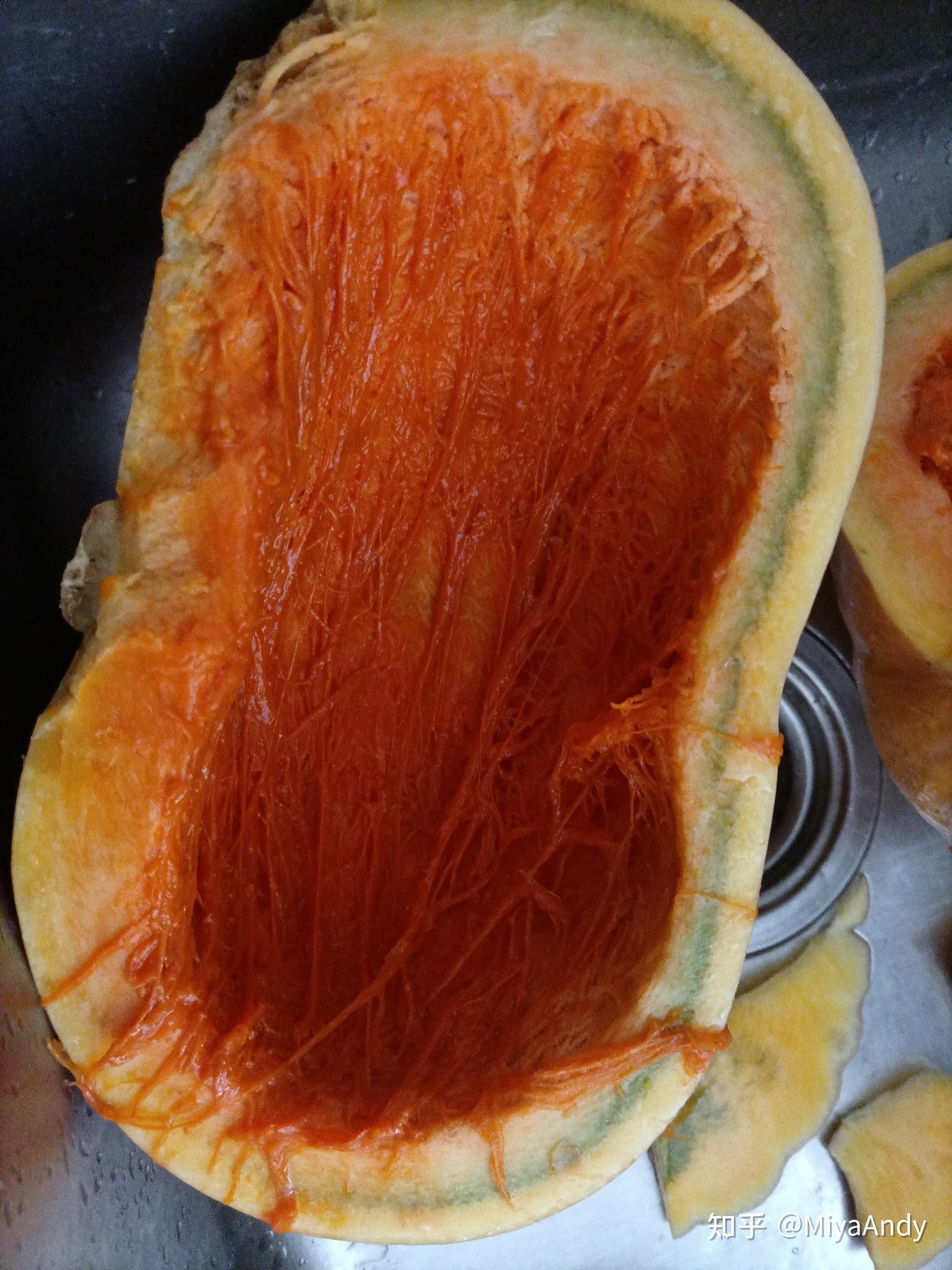 南瓜切开后里面一圈绿色还能吃吗