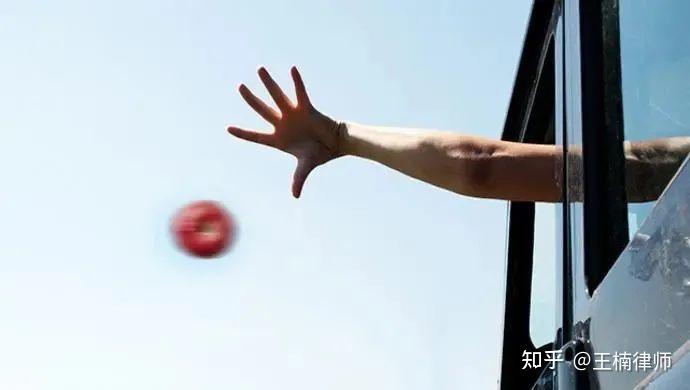高空抛物已入刑!随手往楼下扔垃圾也可能会被判刑 - 知乎