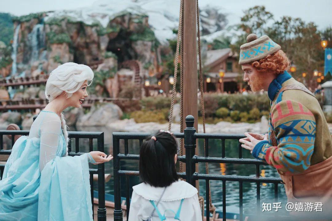 迪士尼在香港推出全球首个冰雪奇缘主题园区,该主题有哪些设计亮点? - 知乎