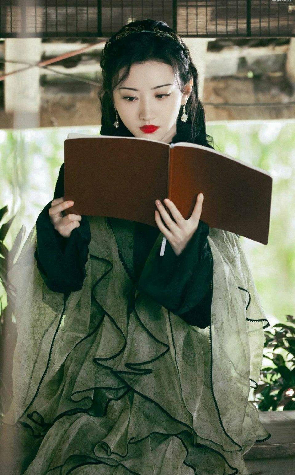 不知大家有没有司藤(景甜)的高清旗袍图片,可否分享下? - 知乎