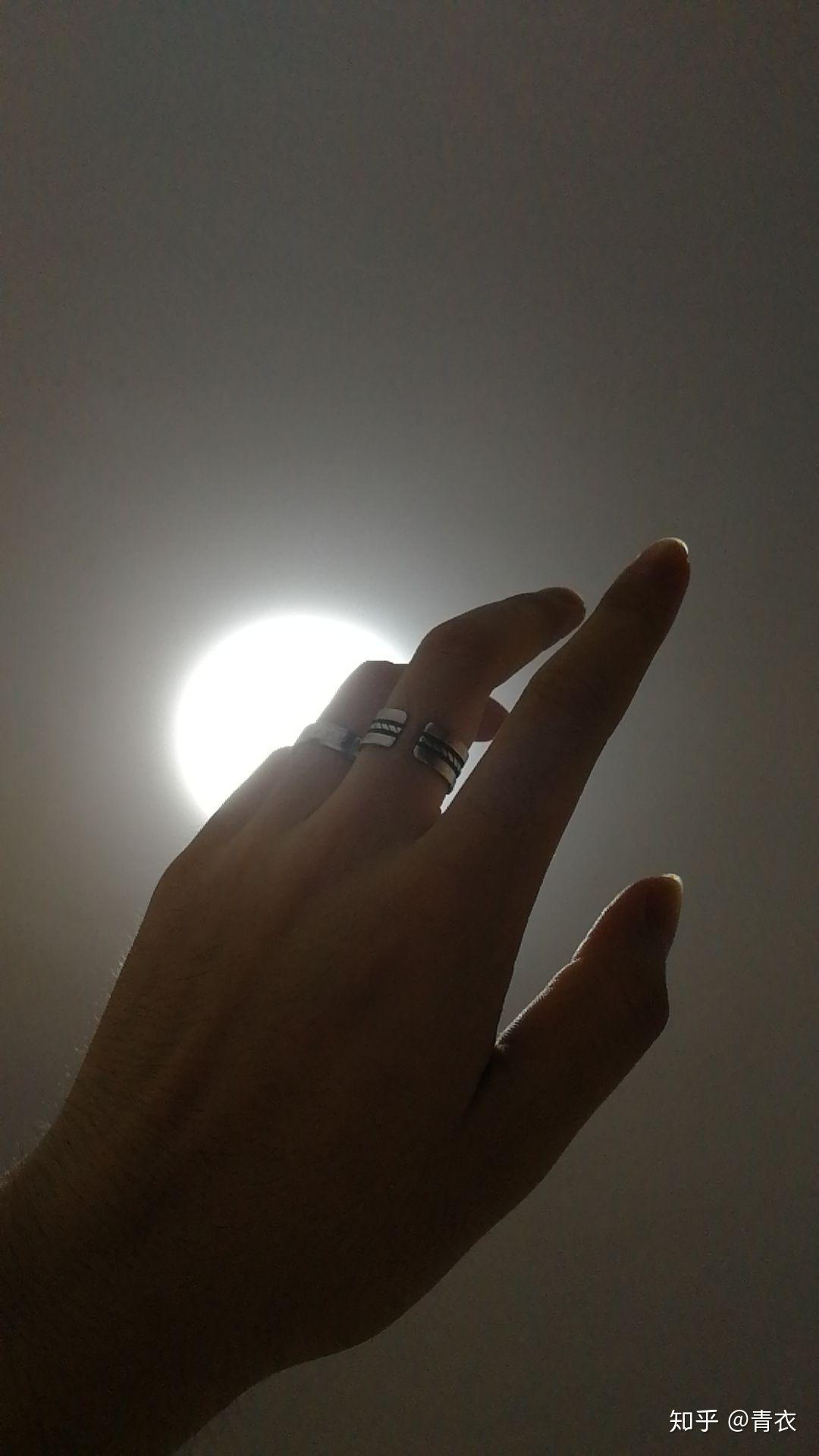 女的真的喜欢手好看的男生吗