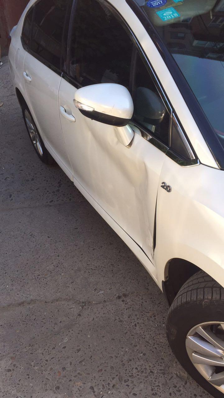 车门撞成这样能修好吗