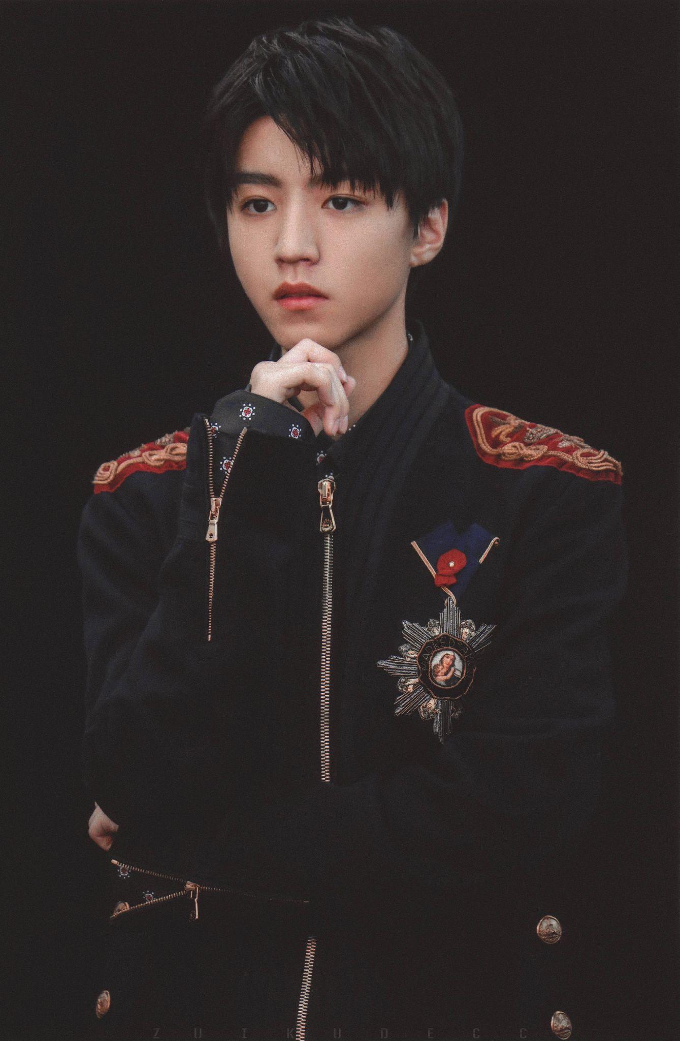 王俊凯翻唱的黑暗骑士和水星记,哪首更得你心? - 知乎