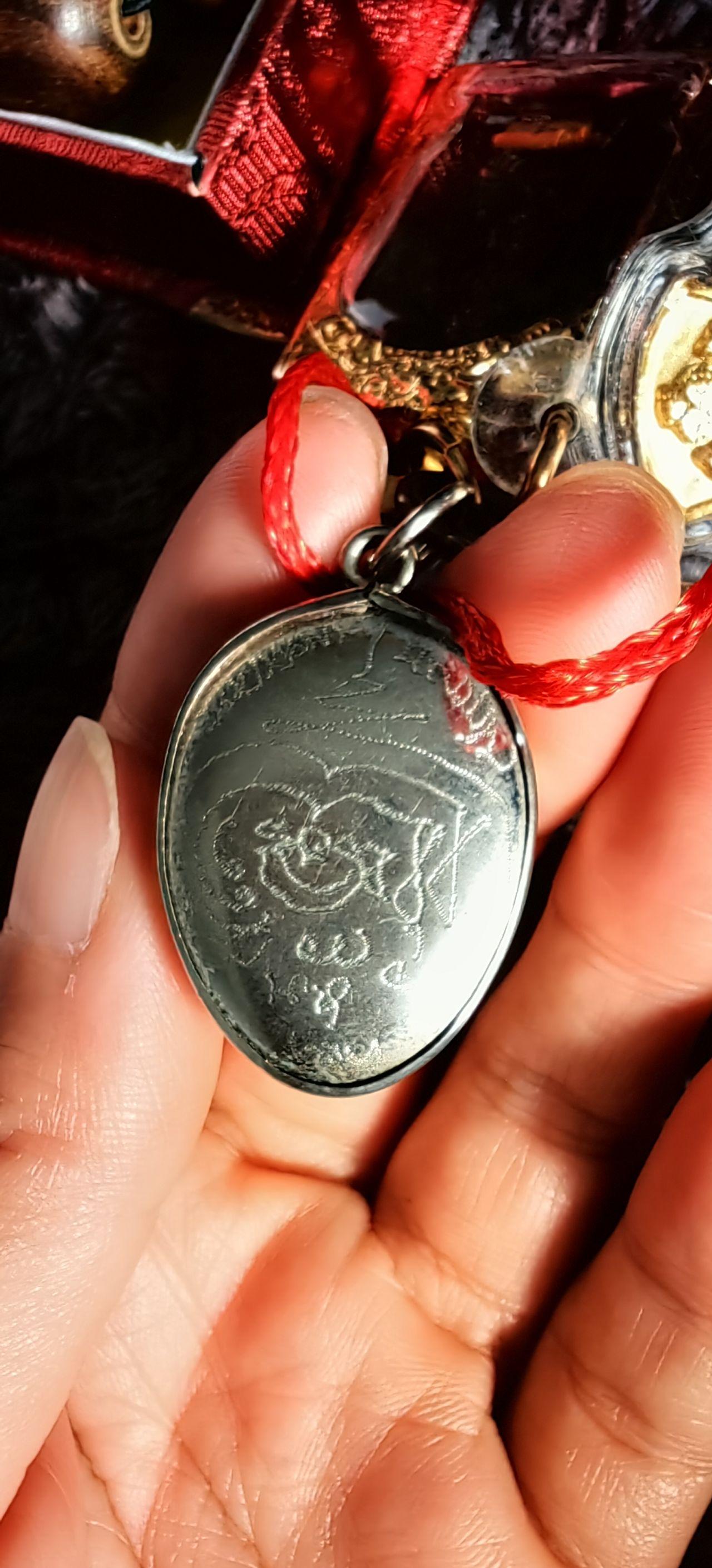 想问问这是什么级别的佛牌？ - 空山新雨后的回答- 知乎