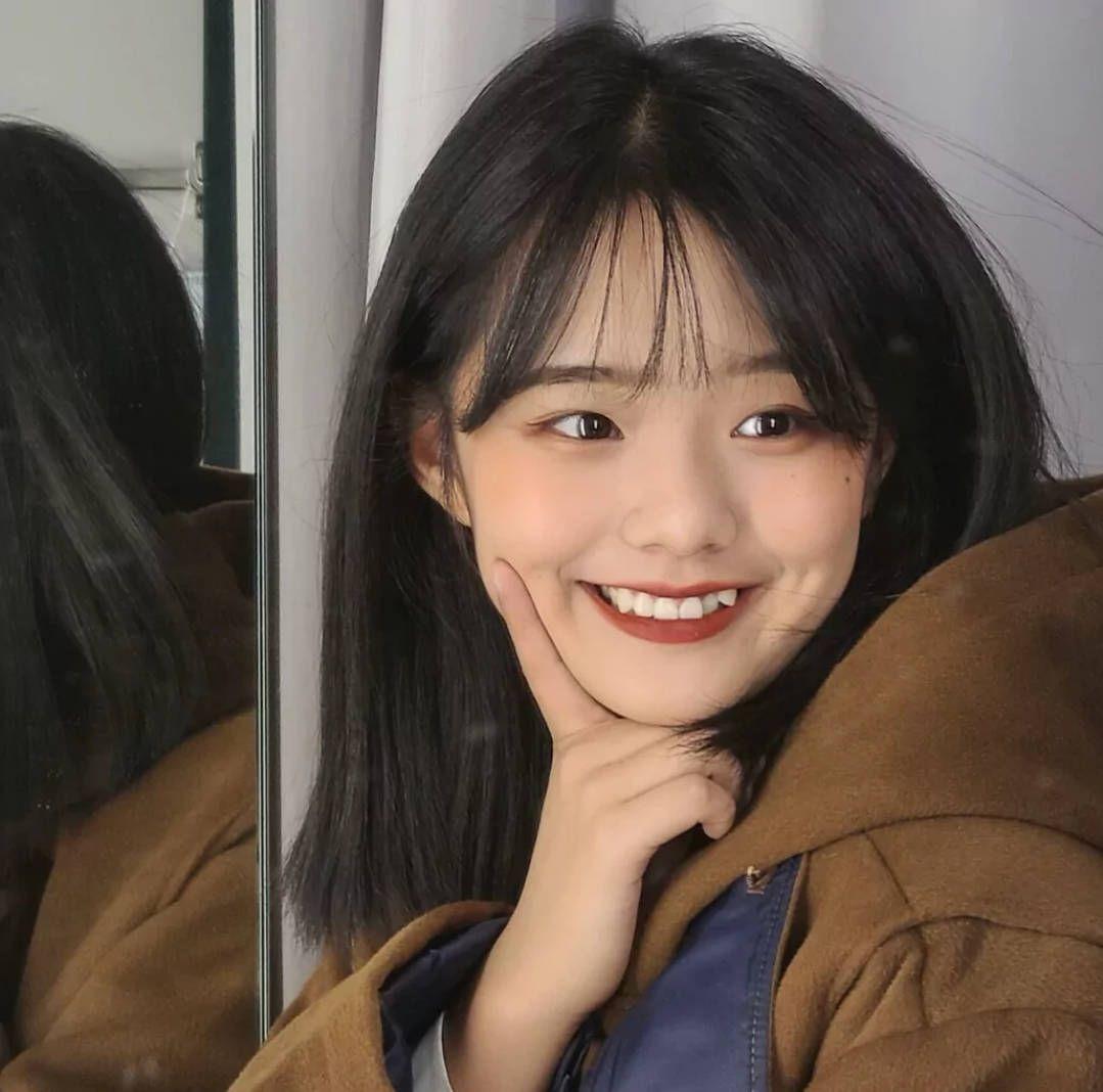 有没有爱笑女生真人头像最好是高清无水印的