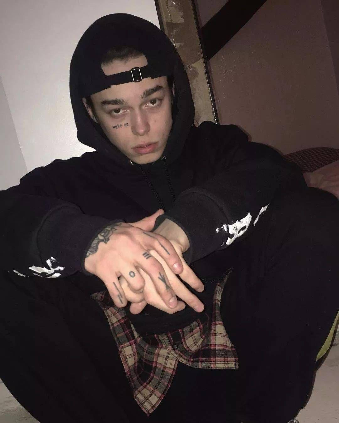 请问有什么可以拿来当微信qq头像的欧美男生头像?