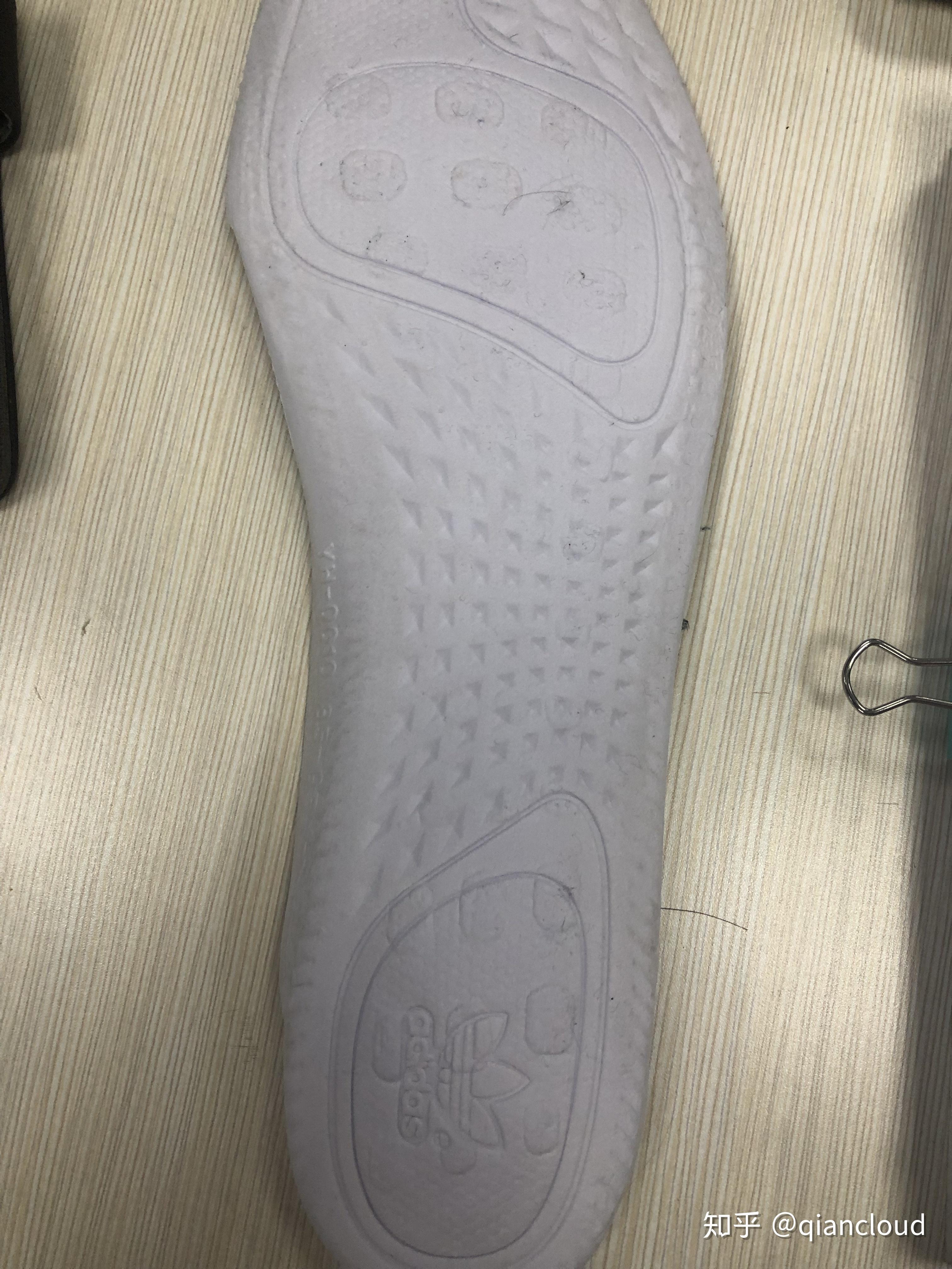 你们的椰子350的鞋垫会不会因为底下的凹陷形状而凹凸不平? - 知乎