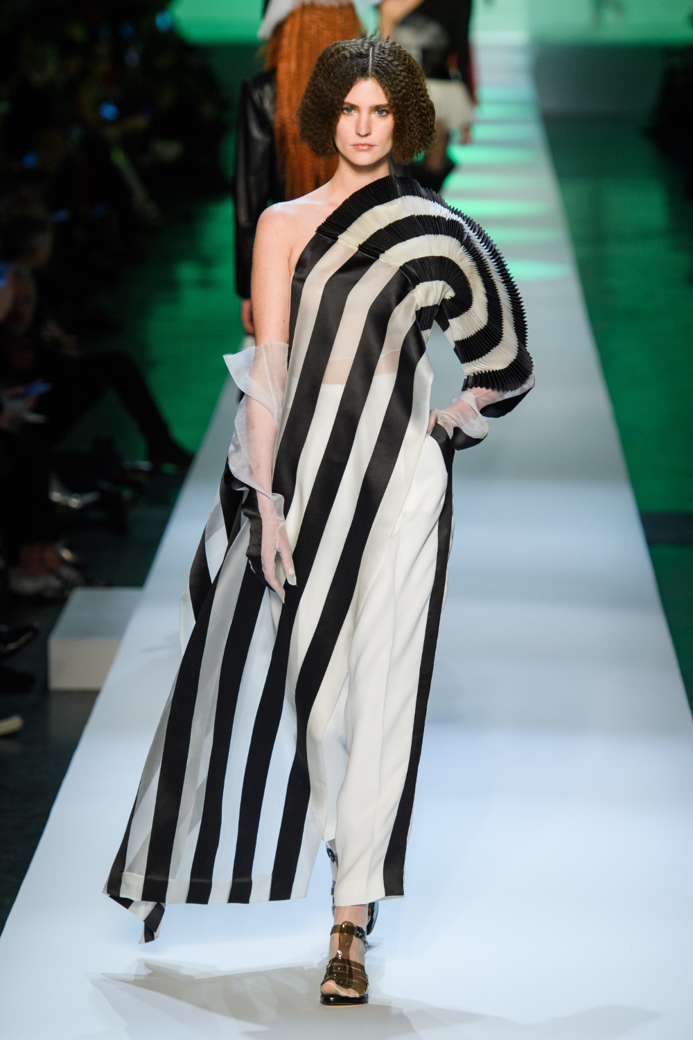 形式美法则的应用思路是什么?