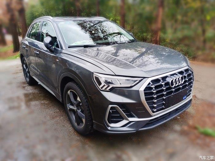奥迪q3天云灰提车作业车要买自己喜欢的