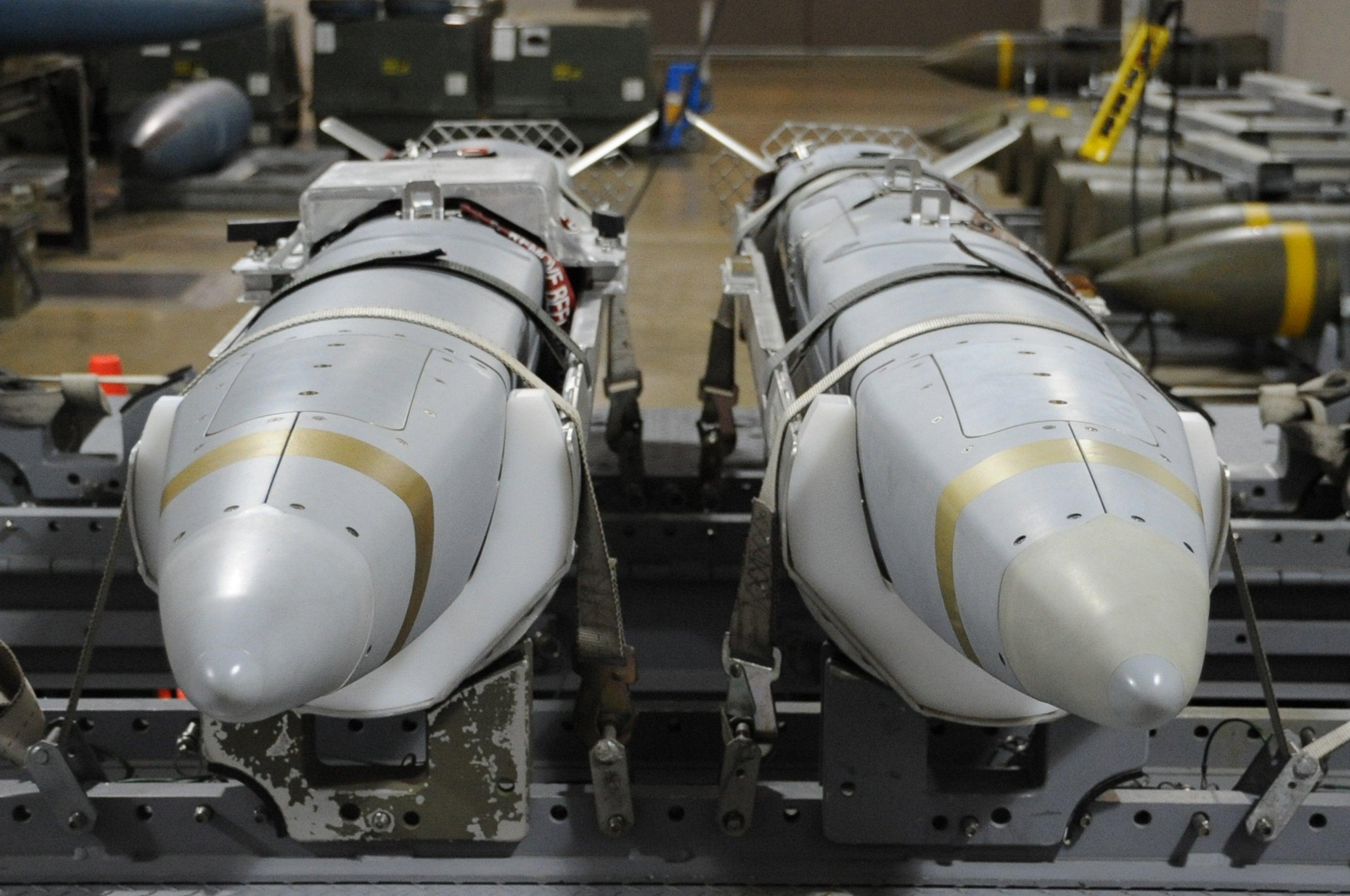 战斗机能不能加角反射器抛射装置对抗来袭雷达制导导弹