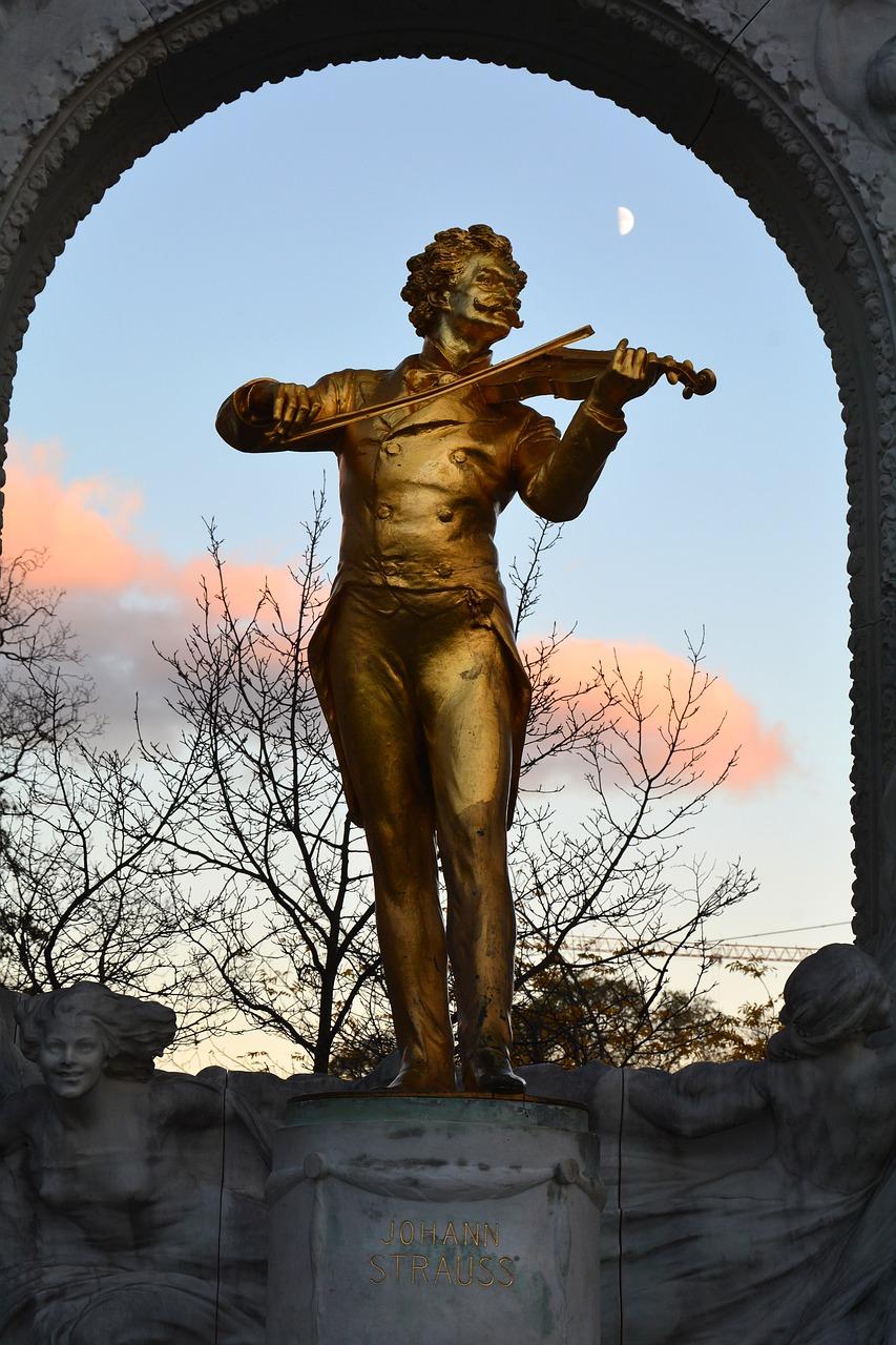 施特劳斯怎么样