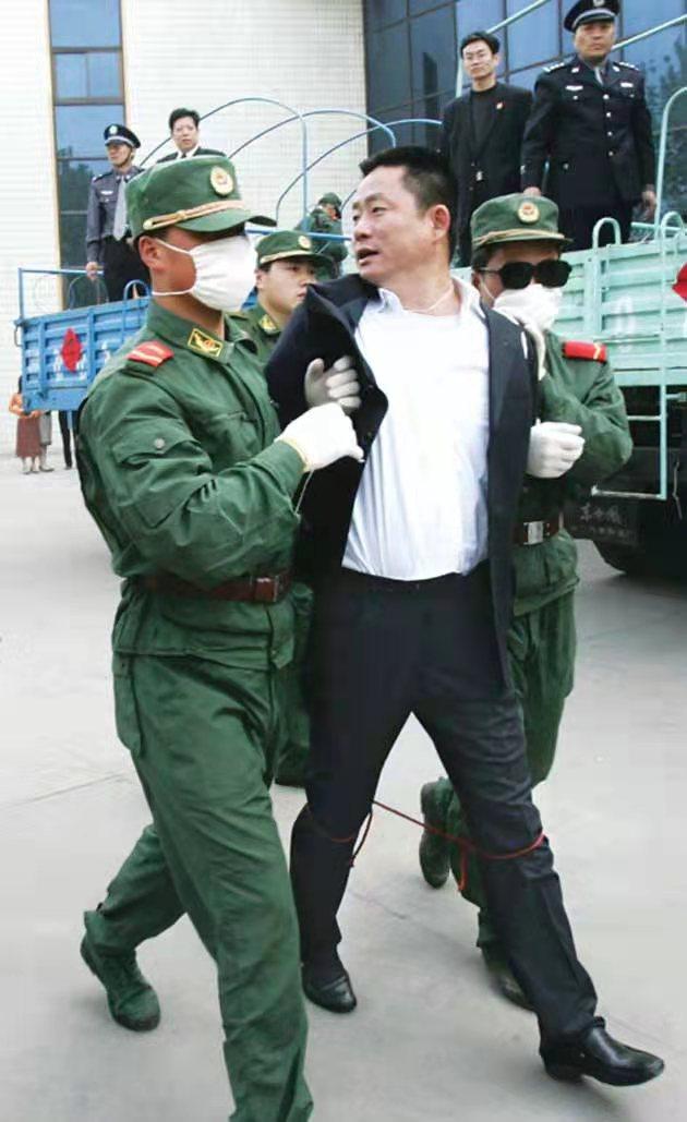 2005年河南黑帮宋留根终审,判决书长达121页,得知结果狂笑不止